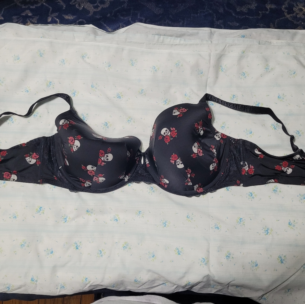 Torrid Sexy Tshirt Balconette 42DDD